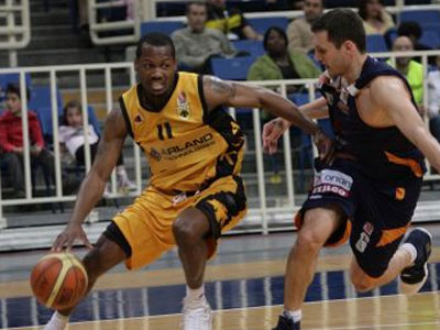 Ανακοίνωσε Avery ο ΠΑΟΚ