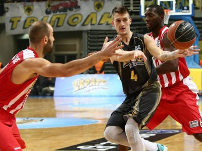 Πέρασε νικηφόρα από το ΟΑΚΑ ο Ολυμπιακός, 81-62 την ΑΕΚ