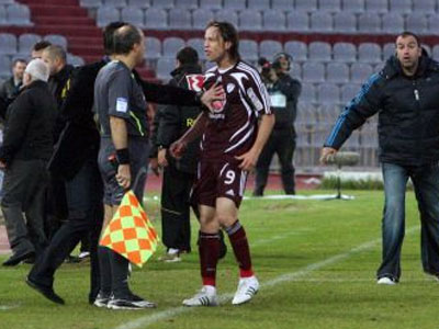 ΑΕΛ: Μαθήματα διαιτησίας στους… καθηγητές