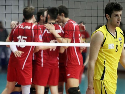 Βόλεϊ: Προελαύνει ο Ολυμπιακός, 3-1 σετ την ΑΕΚ