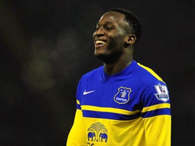 Σφάζονται στα πόδια του Λουκάκου Άρσεναλ και Τότεναμ