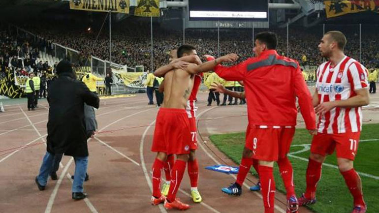 Οι ερυθρόλευκοι μετά το γκολ