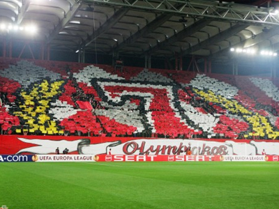 To εντυπωσιακό κορεό των φίλων του Ολυμπιακού