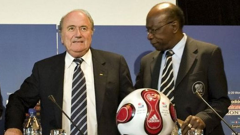 Γουόρνερ: «Ο Μπλάτερ ντρόπιασε τη FIFA»