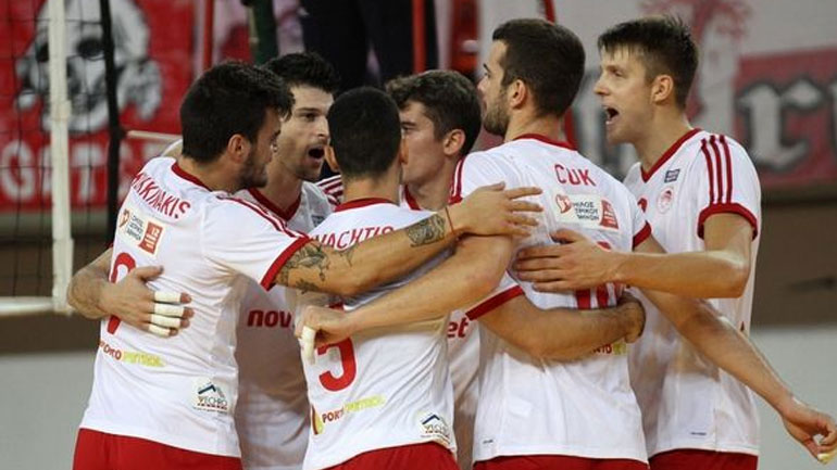 Bόλεϊ: Έκανε το «2 στα 2» ο Ολυμπιακός