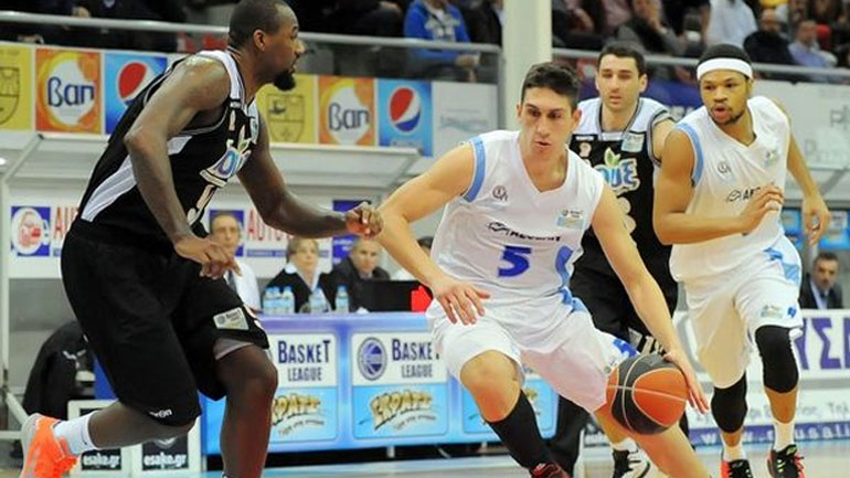 Παραμένει… Κολοσσός ο Λαρεντζάκης