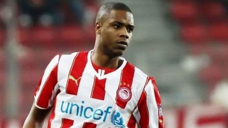 Στην Ανόρθωση κι επίσημα ο Πελέ Στην Ανόρθωση κι επίσημα ο Πελέ