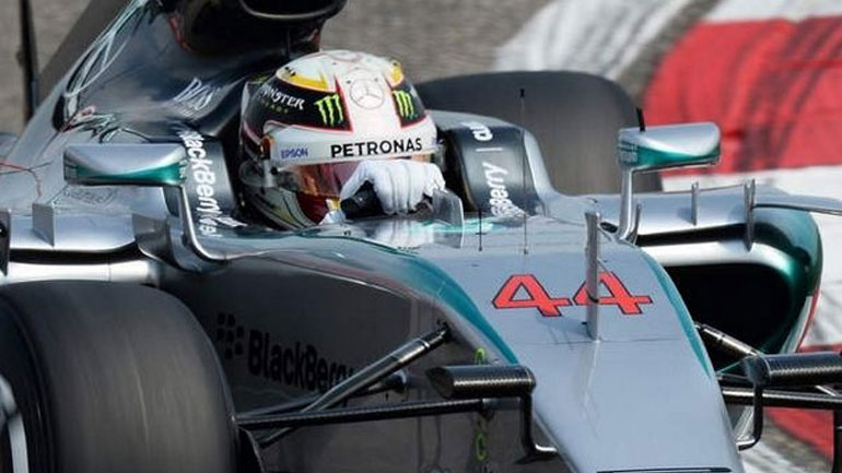Ο Χάμιλτον την «pole position» στην Κίνα