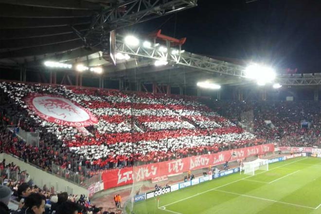 Το πανέμορφο κορεό που ετοίμασαν οι οπαδοί του Ολυμπιακού