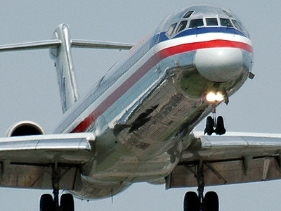 Συνέχισαν να μειώνονται, αλλά με μικρότερο ρυθμό, οι επιβάτες αεροπλάνων