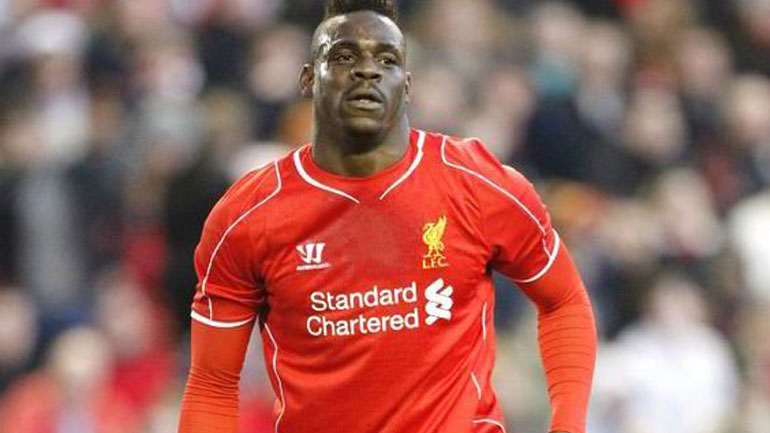 Μπαλοτέλι στους οπαδούς Γιουνάιτεντ: «Σηκωθείτε όρθιοι και… σκάστε»