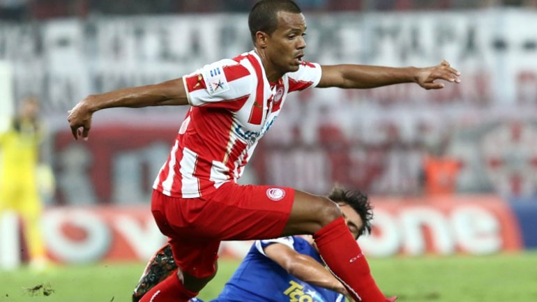 Ολυμπιακός: Αποχώρησε από την προπόνηση ο Ντοσεβί