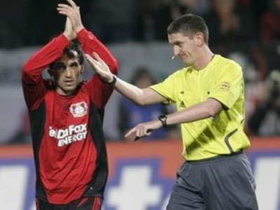 Ο Thomson «σφυρίζει» στο Atletico Madrid – ΑΠΟΕΛ