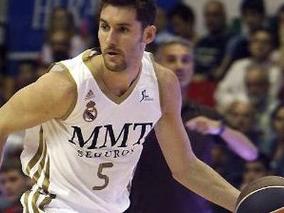 «Έδεσε» Ρούντι Φερνάντεθ η Ρεάλ