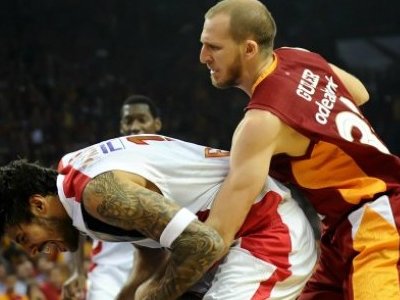 Μπάσκετ: Ανανέωσε με τη Γαλατά ο Γκιουλέρ