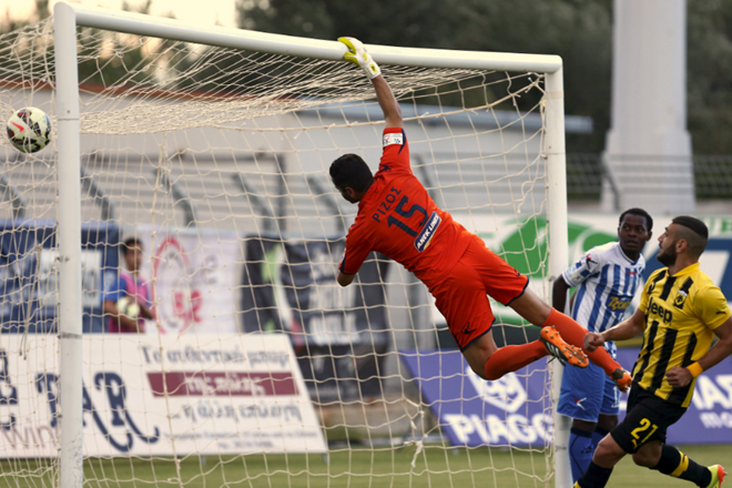 Ο Ρίζος διωχνει με υπερένταση σε κόρνερ