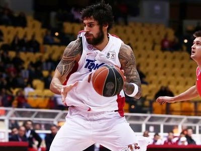 Αγχωτική νίκη για τον Ολυμπιακό