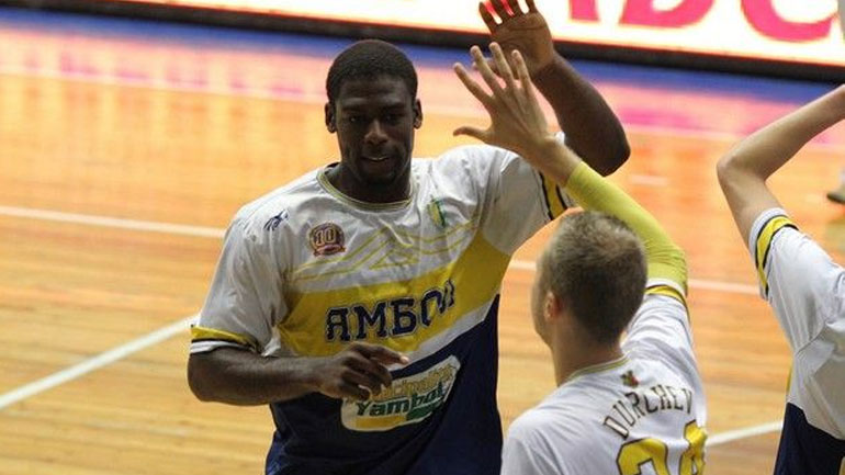 Έκλεισε τον Οφοέγκμπου ο Πανελευσινιακός