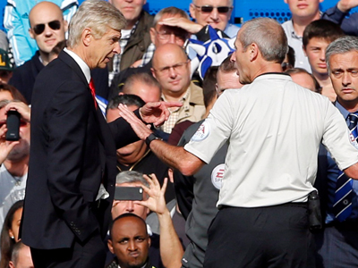 Ο Βενγκέρ ζήτησε συγγνώμη για το σπρώξιμο στον Μουρίνιο