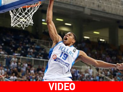 Εντυπωσιακό κάρφωμα από τον Αντετοκούνμπο