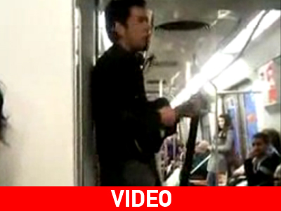 Ο… τρελαμένος κιθαρίστας του μετρό
