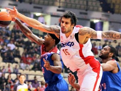 Περίπατος και 2-0 για τον Ολυμπιακό