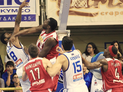 Με άμυνα… γρανίτη ο Ολυμπιακός, 64-54 τον ΑΓΟΡ