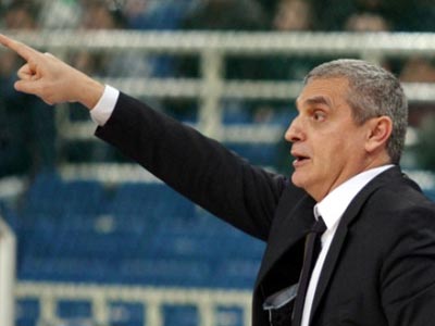 «Πρέπει να είμαστε προσεκτικοί στην άμυνα»