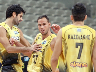 Αγχωτική νίκη για την ΑΕΚ, 67-64 τον Απόλλωνα
