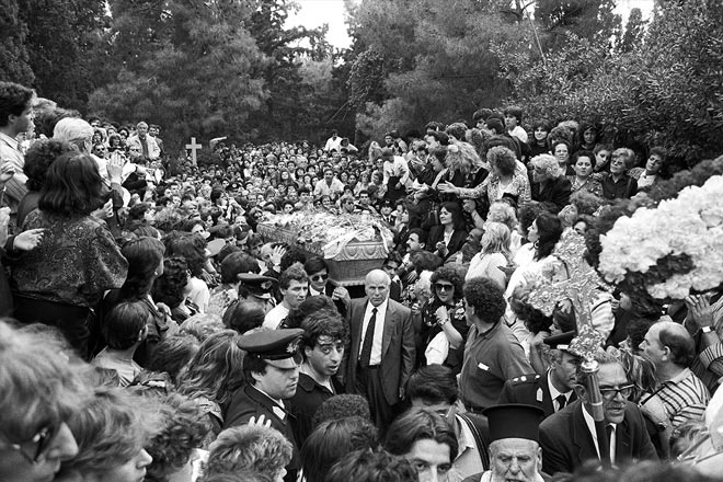 Χιλιάδες κόσμος του είπαν το τελευταίο αντίο