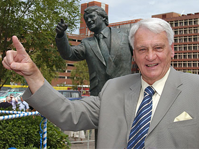 «Έφυγε» νικημένος από την επάρατη νόσο ο Sir Bobby Robson