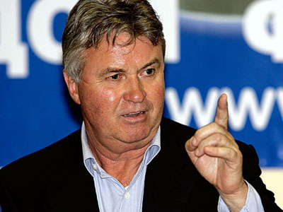 Θέλει να επιστρέψει στην Αγγλία ο Guus Hiddink