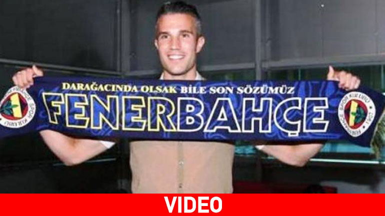 Χαμός στην άφιξη του Φαν Πέρσι στην Κωνσταντινούπολη