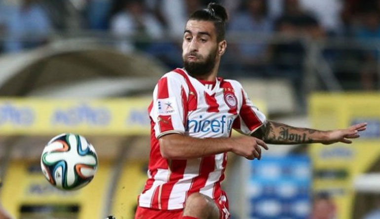 Ντουρμάζ: «Χτυπήθηκα από αναπτήρες στο πρόσωπο στη Λεωφόρο»