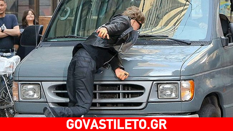 «Ατύχημα» μπροστά στις κάμερες για τον Bono «Ατύχημα» μπροστά στις κάμερες για τον Bono