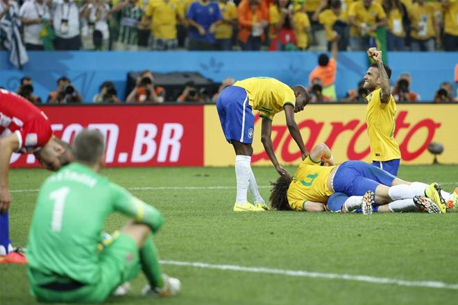 Το κοντράστ συναισθημάτων μετά το τρίτο γκολ της Βραζιλίας