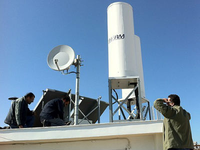 Κεραία κινητής τηλεφωνίας δίπλα σε σχολείο