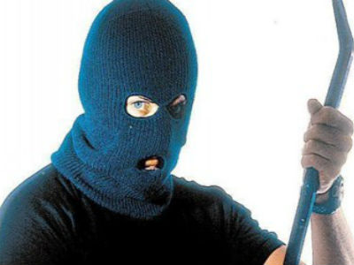 Κομοτηνή: Κουκουλοφόροι «μπούκαραν» σε Κέντρο Υγείας