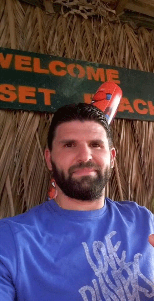 Ο Μανώλης Παπαμακάριος