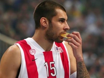 Ολυμπιακός: Στο νοσοκομείο ο Πρίντεζης