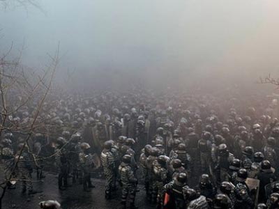 Ουκρανία: Διαδηλωτές απαιτούν την άμεση παραίτηση του Γιανουκόβιτς Ουκρανία: Διαδηλωτές απαιτούν την άμεση παραίτηση του Γιανουκόβιτς