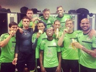 Στο πλευρό του Ντάνι Άλβες και οι παίκτες του ΠΑΟ