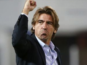 Ο Ρικάρντο Σα Πίντο πανηγυρίζει τη νίκη της ομάδας του