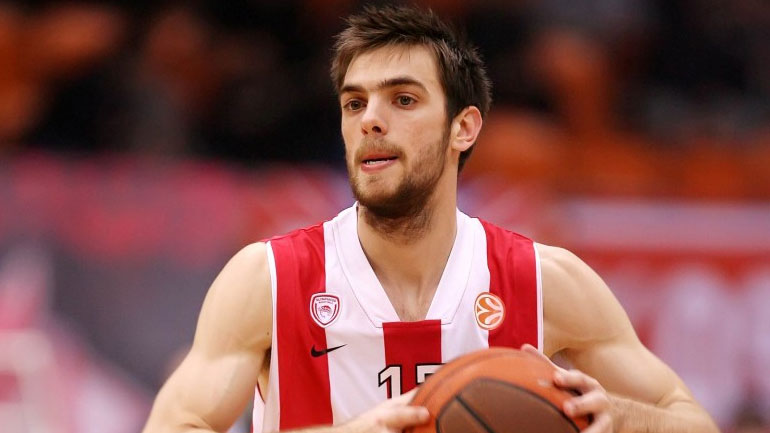 Ολυμπιακός: Τραυματίστηκε στην προπόνηση ο Μάντζαρης