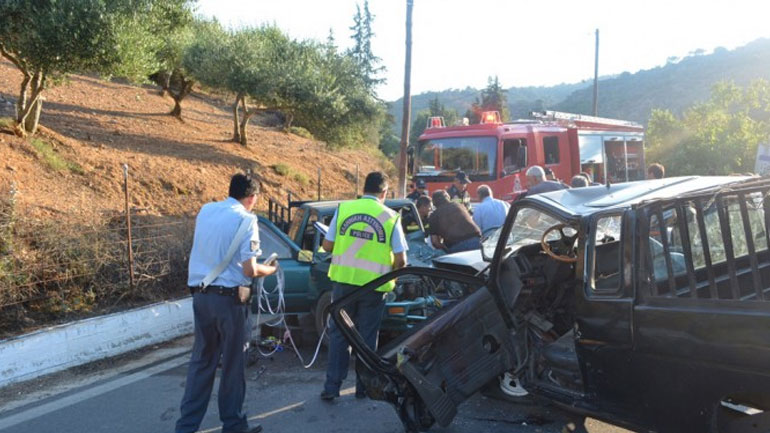 Σοβαρό τροχαίο με εγκλωβισμό στα Κεραμειά Χανίων