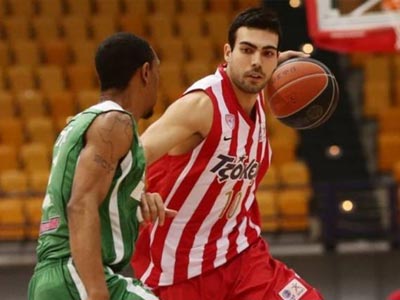 Νίκη με… σβηστές μηχανές για τον Ολυμπιακό