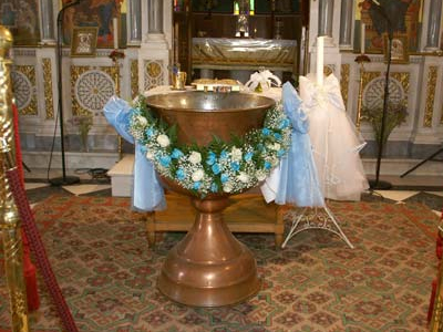 Γιάννενα: Έκλεψαν το σταυρό παιδιού την ώρα της βάφτισης