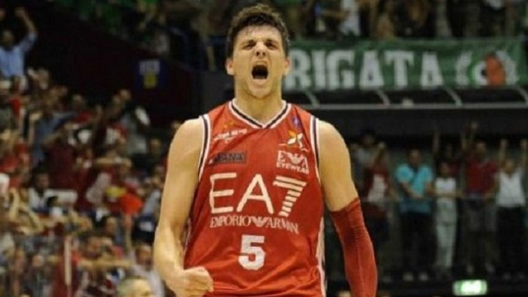 Μπάσκετ: Ανανέωσε με την Αρμάνι Μιλάνο ο Τζεντίλε