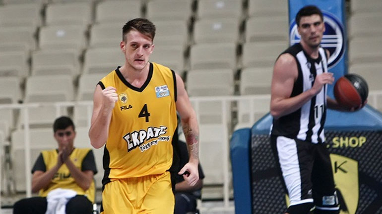 Τράκαρε με… περιπολικό της αστυνομίας ο Παπαντωνίου