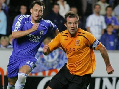 Hull: Νοκ-άουτ για ένα χρόνο ο Ian Ashbee